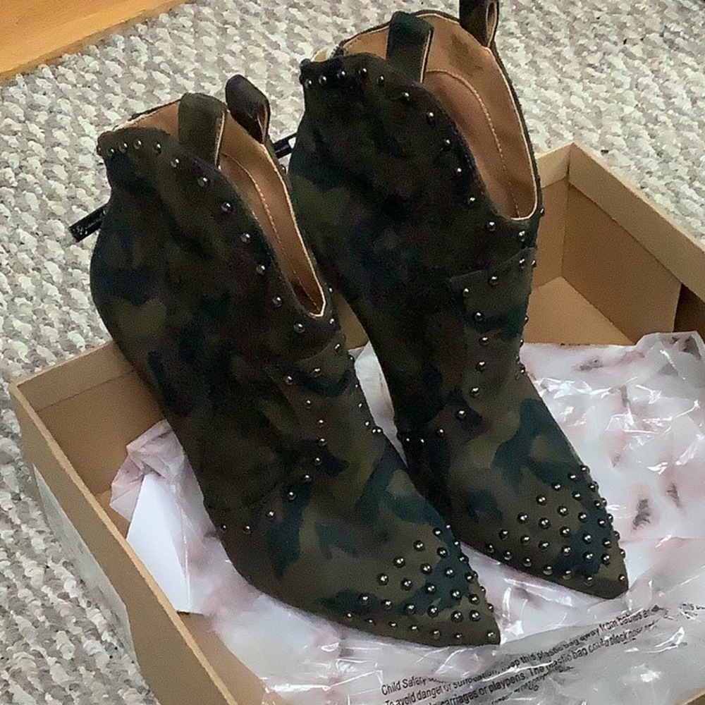 Green combo camo print booties